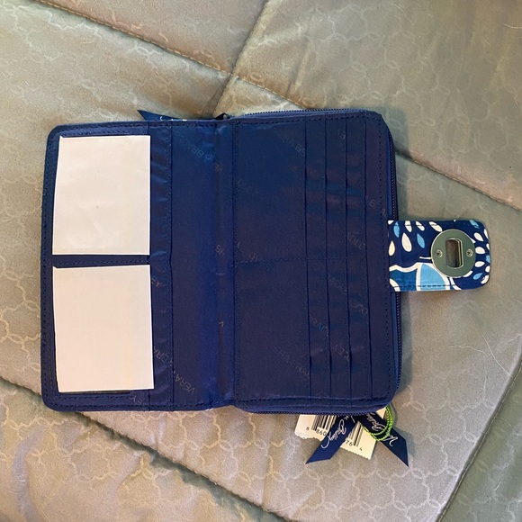 Vera Bradley turnlock wallet - Picture 3 of 4